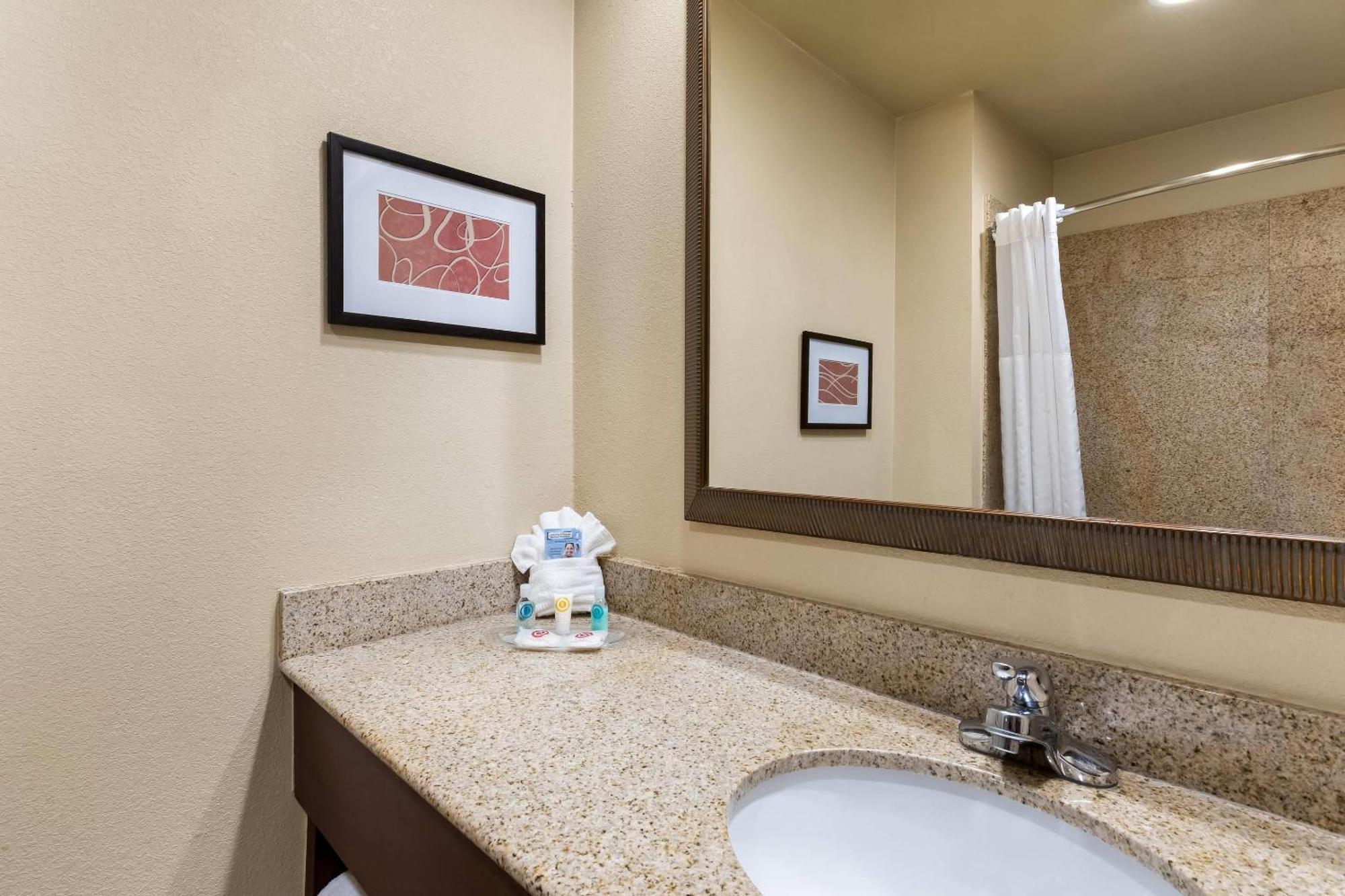 Comfort Suites Yukon - Sw Oklahoma City Экстерьер фото